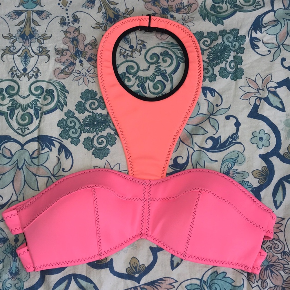NWOT Victoria's Secrete Bikini Top